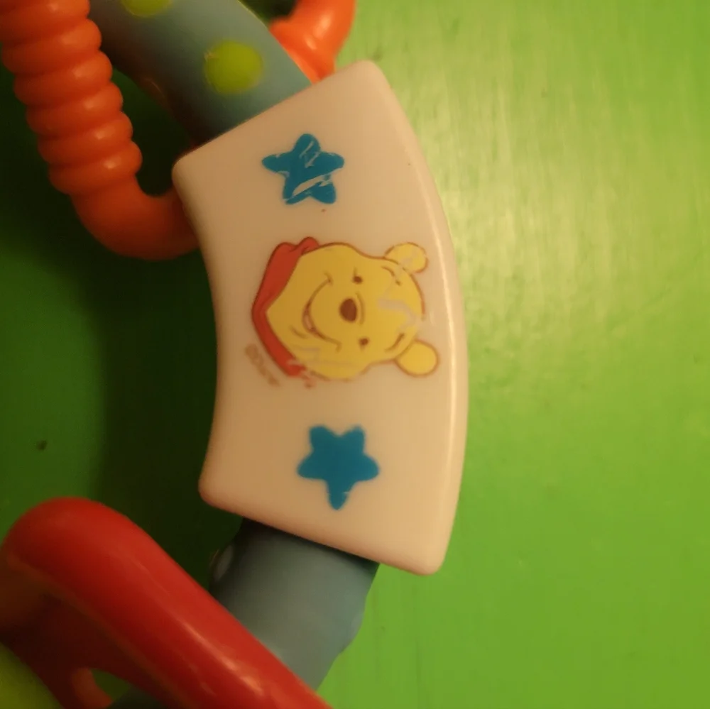 EUC VINTAGE Disney Pooh Bear, baby shaker